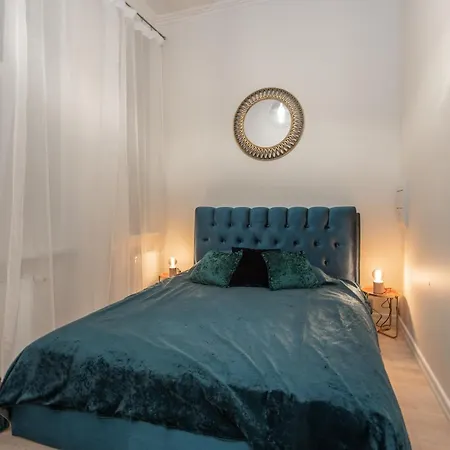 Brand New 4 Bedroom 2,5 Bath , Lux , Apartment